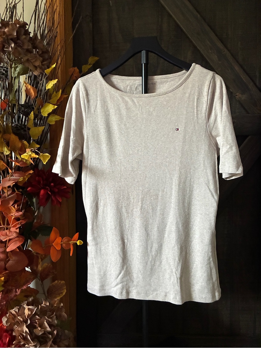 Tommy Hilfiger Women's Light Cream Short Sleeve Tee